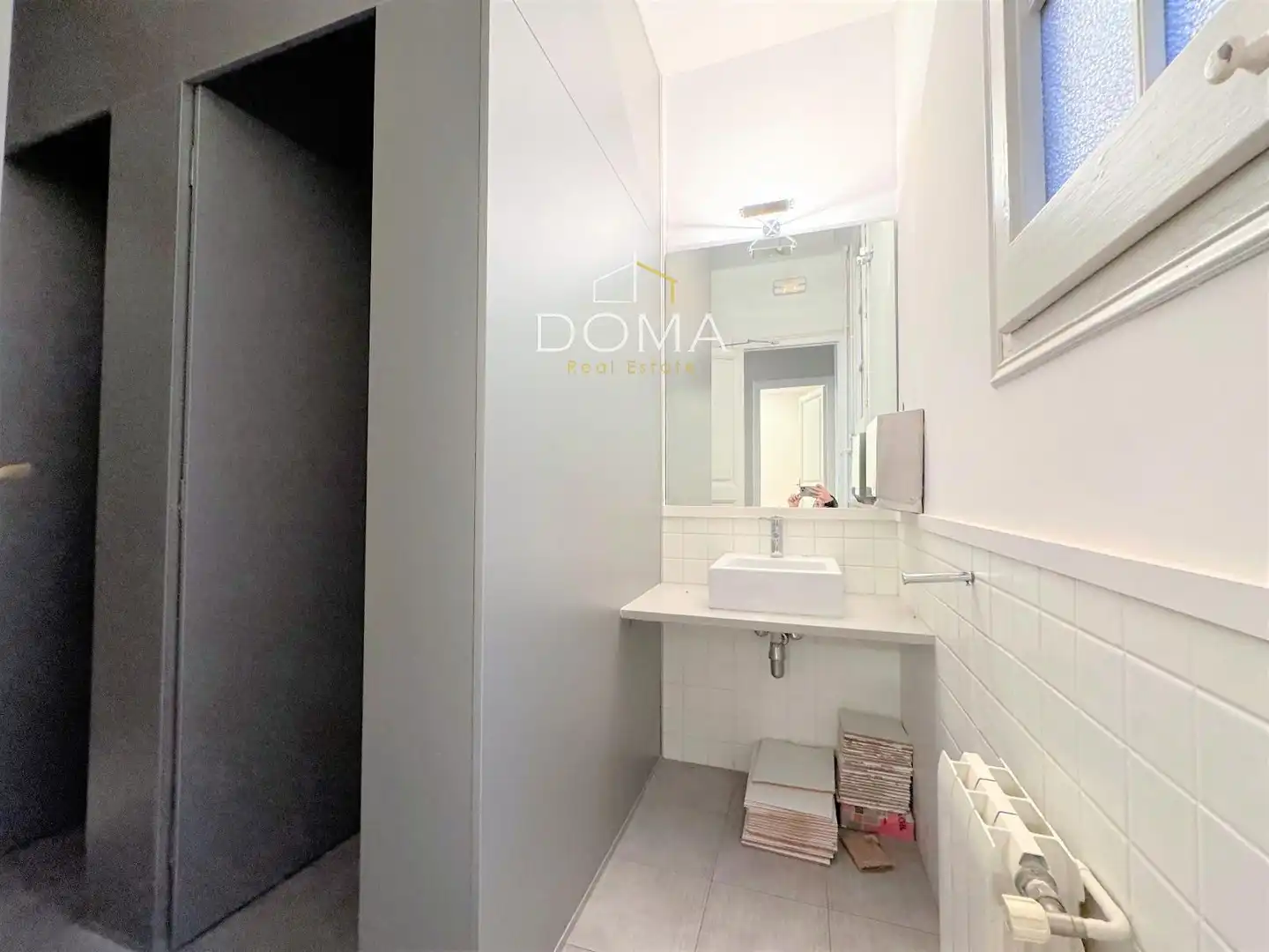 Baño de Oficina de alquiler en Barcelona con Aire acondicionado, Calefacción y Terraza