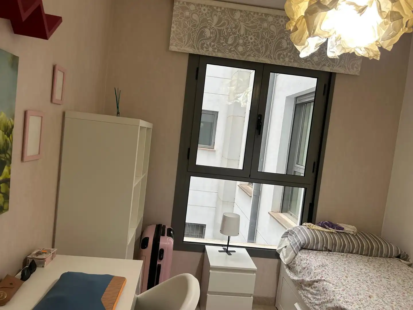 Habitación de Piso de alquiler en Valencia con Aire acondicionado, Amueblado y Horno
