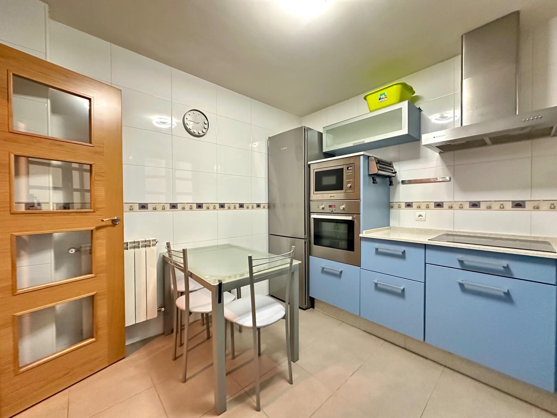 Cocina de Piso de alquiler en Ponferrada con Calefacción, Jardín privado y Terraza