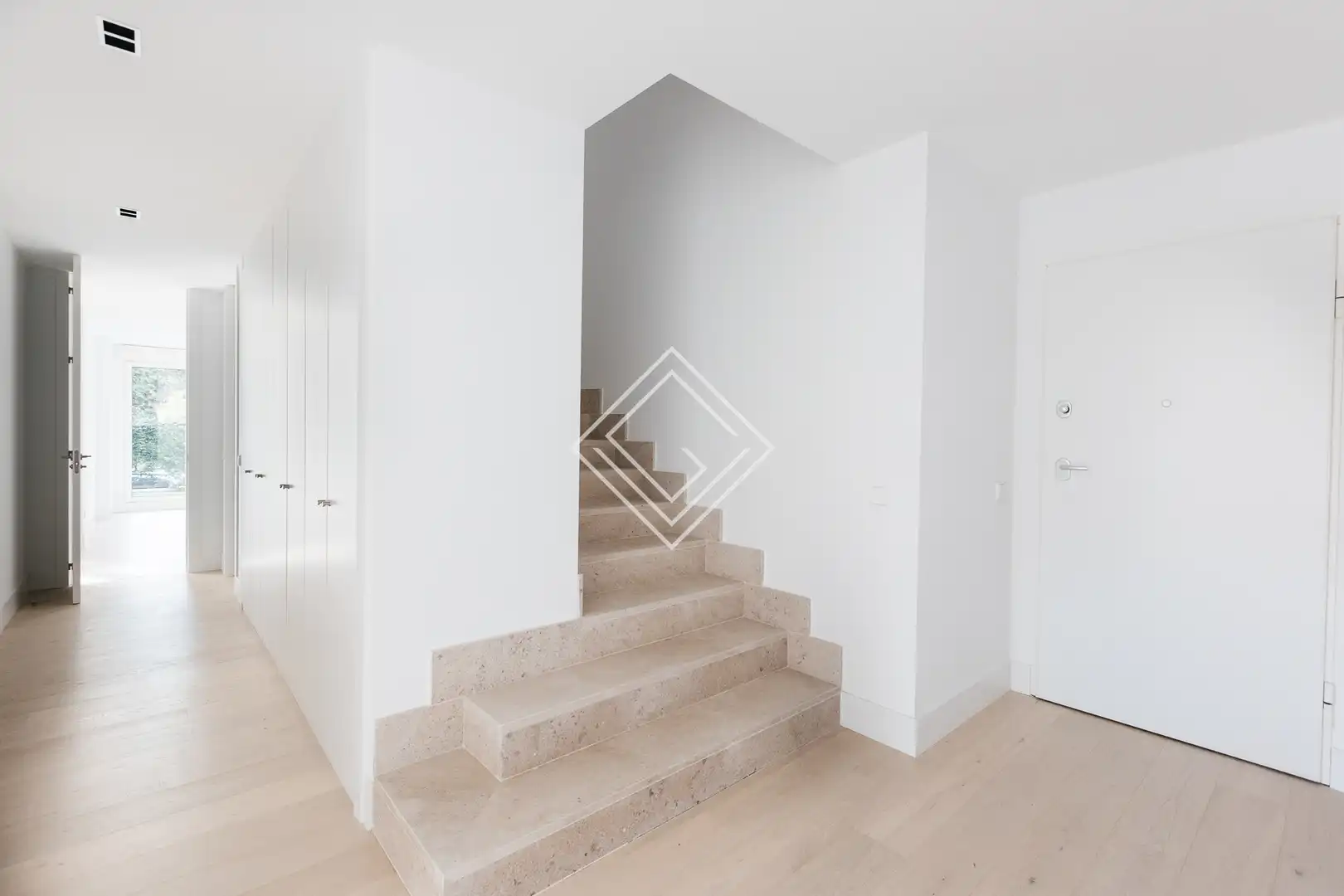 Dúplex en venta en Madrid con Aire acondicionado, Terraza y Trastero