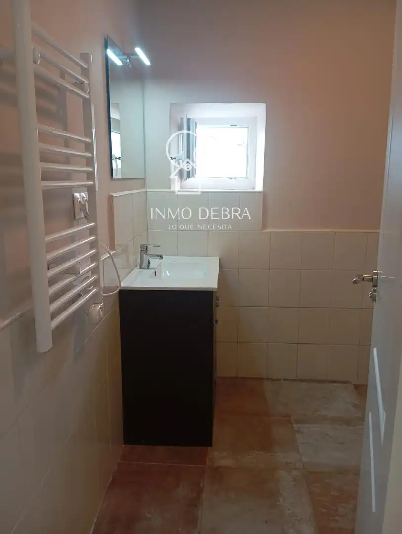 Badezimmer von Wohnung zum Verkauf in Muros de Nalón mit Terrasse, Abstellraum und Möbliert
