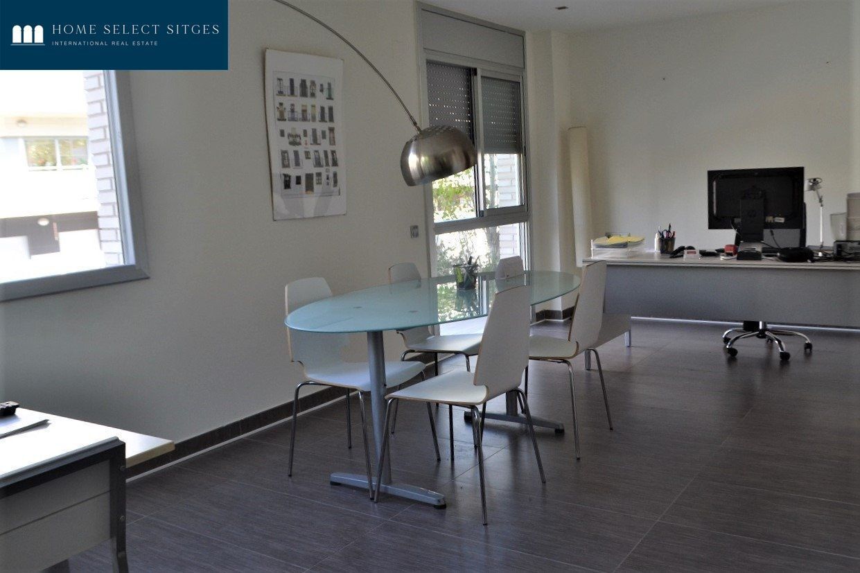 Dining room of Office to rent in Sitges  with Air Conditioner and Heating