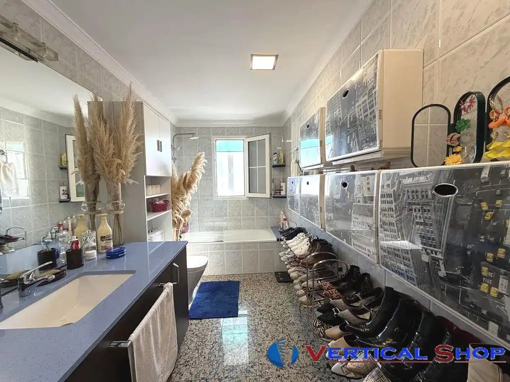 Baño de Piso en venta en Caudete