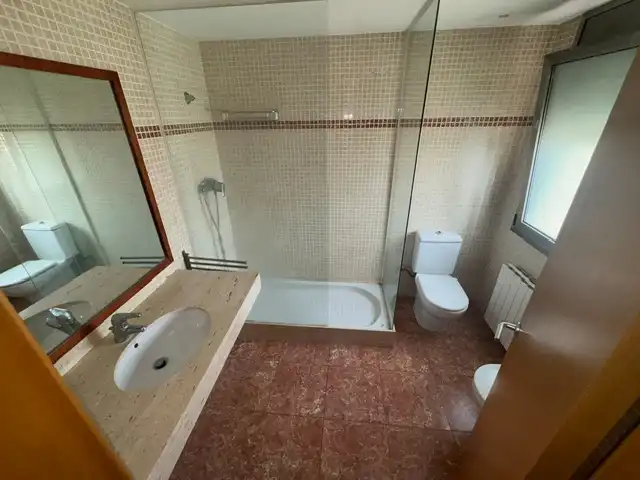 Baño de Casa adosada en venta en Sant Andreu de Llavaneres con Aire acondicionado, Calefacción y Jardín privado