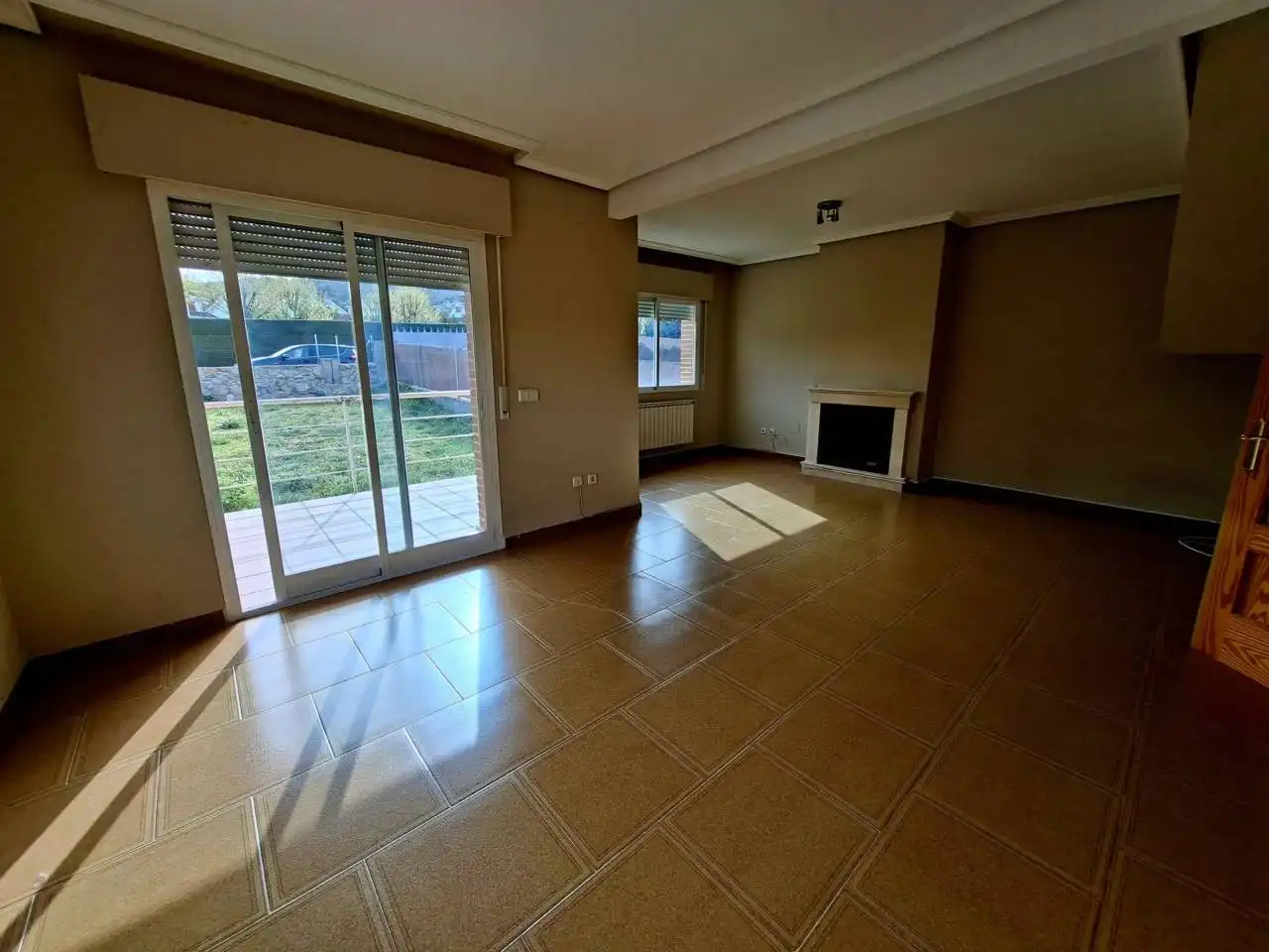 Vista exterior de Casa adosada en venda en Moralzarzal amb Calefacció, Jardí privat i Terrassa