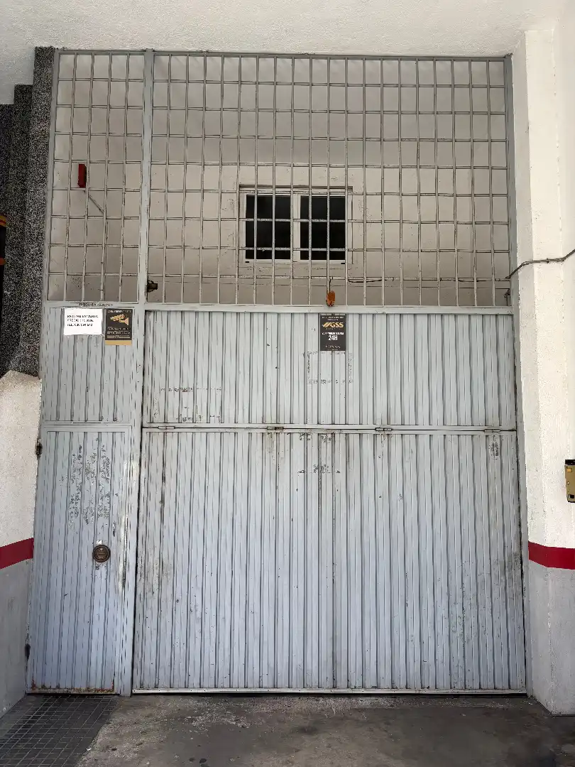 Moto à louer à Carrer de la Retama 43