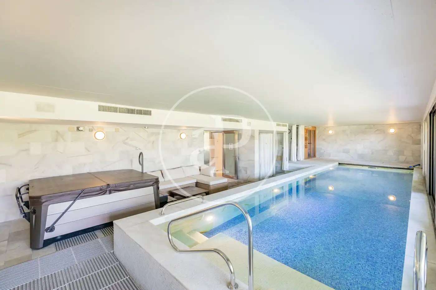 Swimming pool of Houses for sale in Madrid  with Air Conditioner, Heating and Private garden