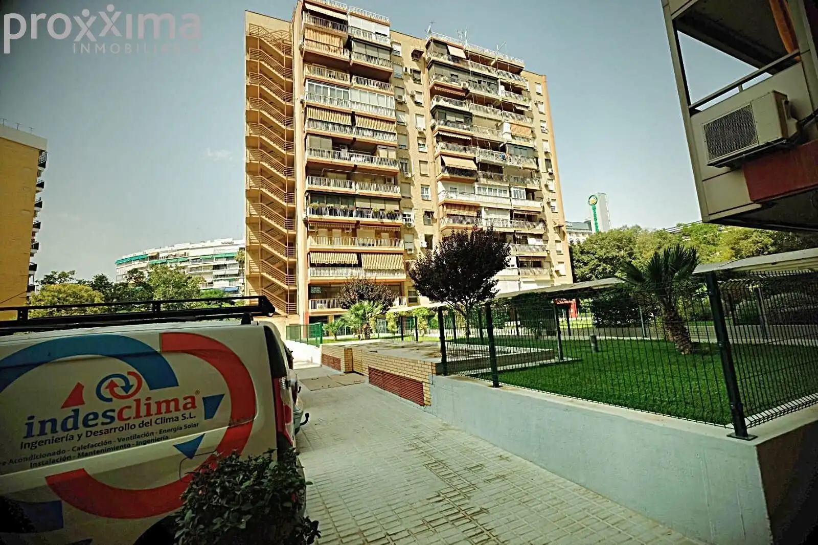 Vista exterior de Piso en venta en Sevilla con Jardín privado, Terraza y Trastero