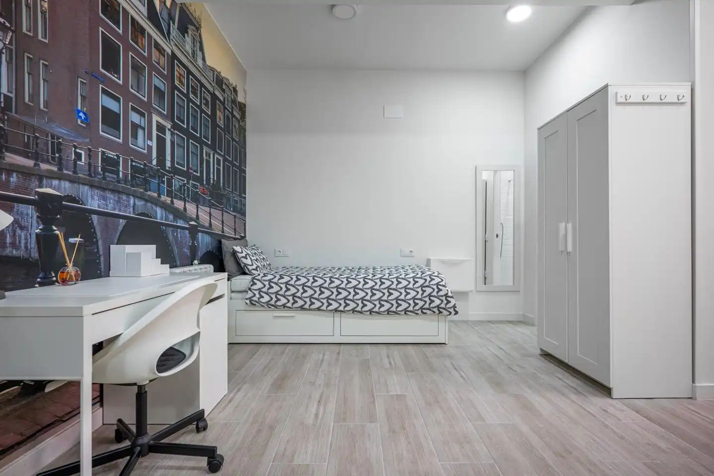 Habitación de Planta baja en venta en Ávila con Calefacción y Amueblado