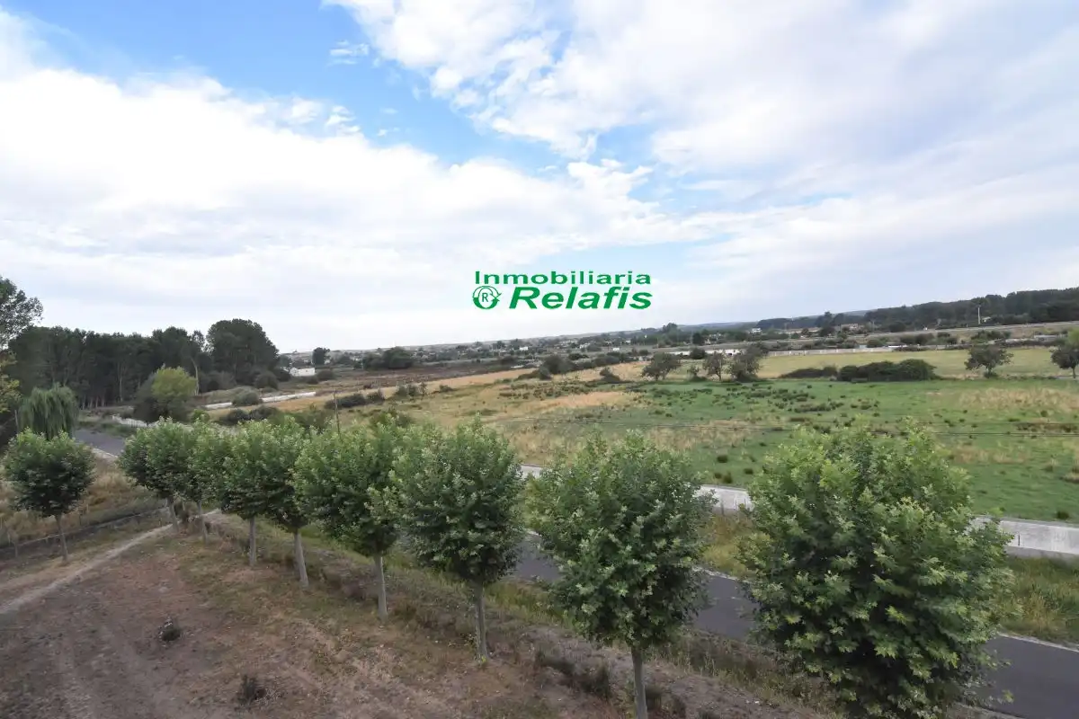 Piso en venta en Ciudad Rodrigo con Calefacción, Terraza y Amueblado