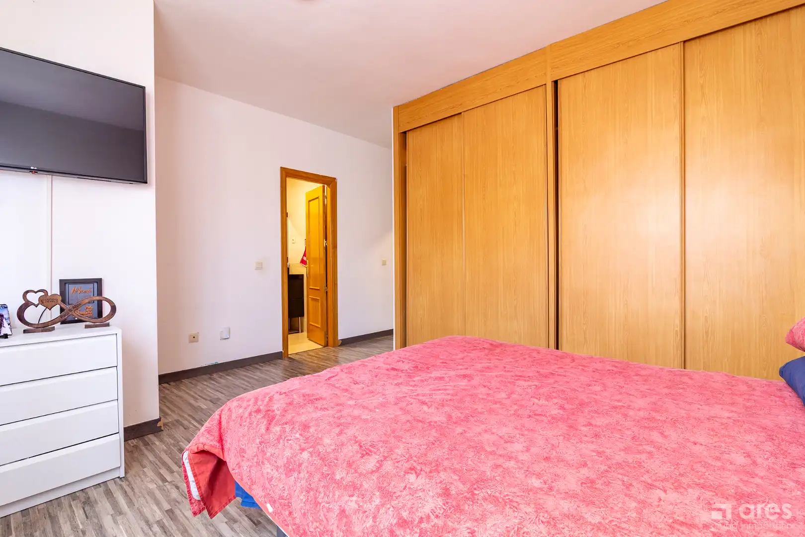 Bedroom of Detached homes for sale in El Viso de San Juan  with Air Conditioner, Heating and Private garden