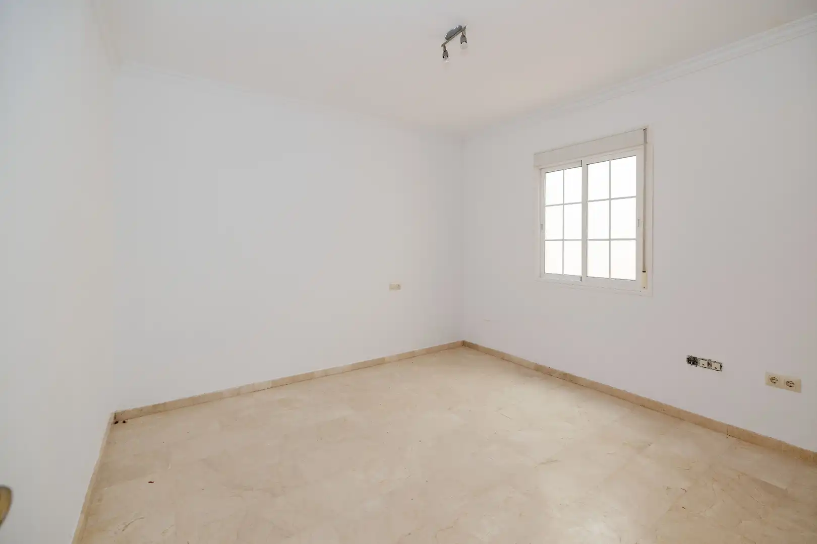 Dormitori de Casa adosada en venda en Mijas amb Jardí privat, Terrassa i Traster