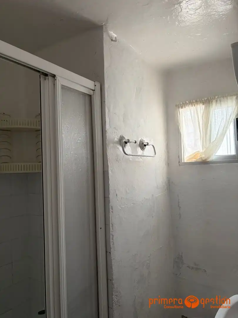 Baño de Piso en venta en Lora del Río con Balcón