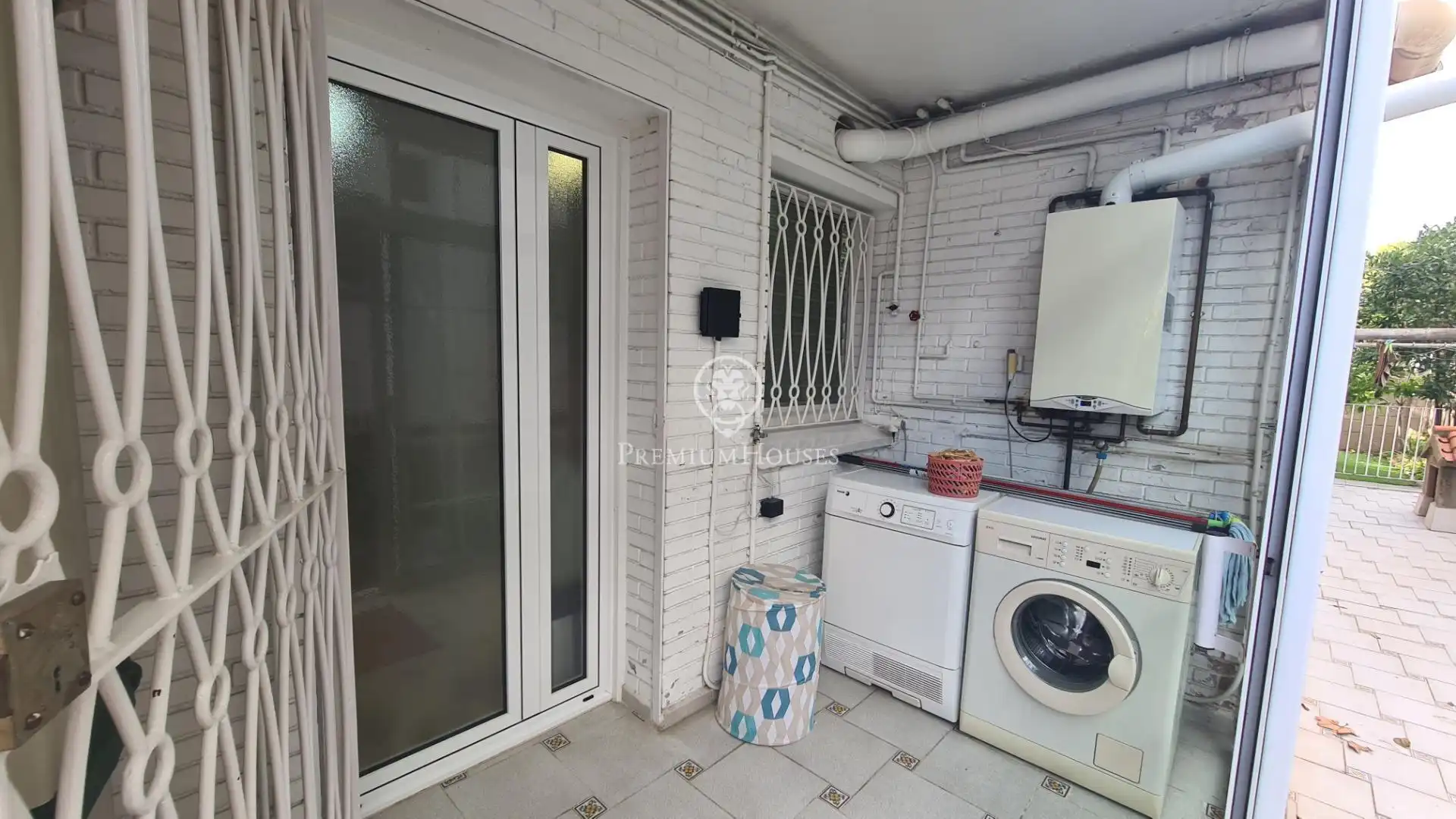 Planta baja en venta en Barcelona con Calefacción y Terraza