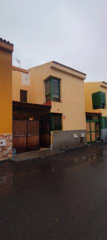 Casa adosada en Alquiler en Calle Malagueñas en Barrial - San Isidro - Marmolejos