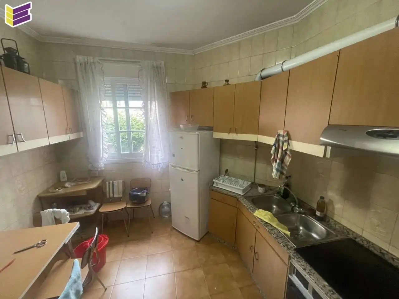 Cuina de Casa o xalet en venda en Vigo  amb Calefacció, Jardí privat i Terrassa