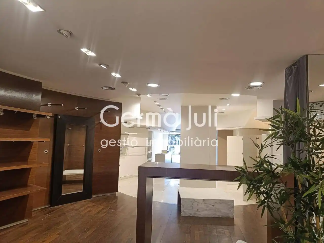 Local de alquiler en Badalona con Aire acondicionado