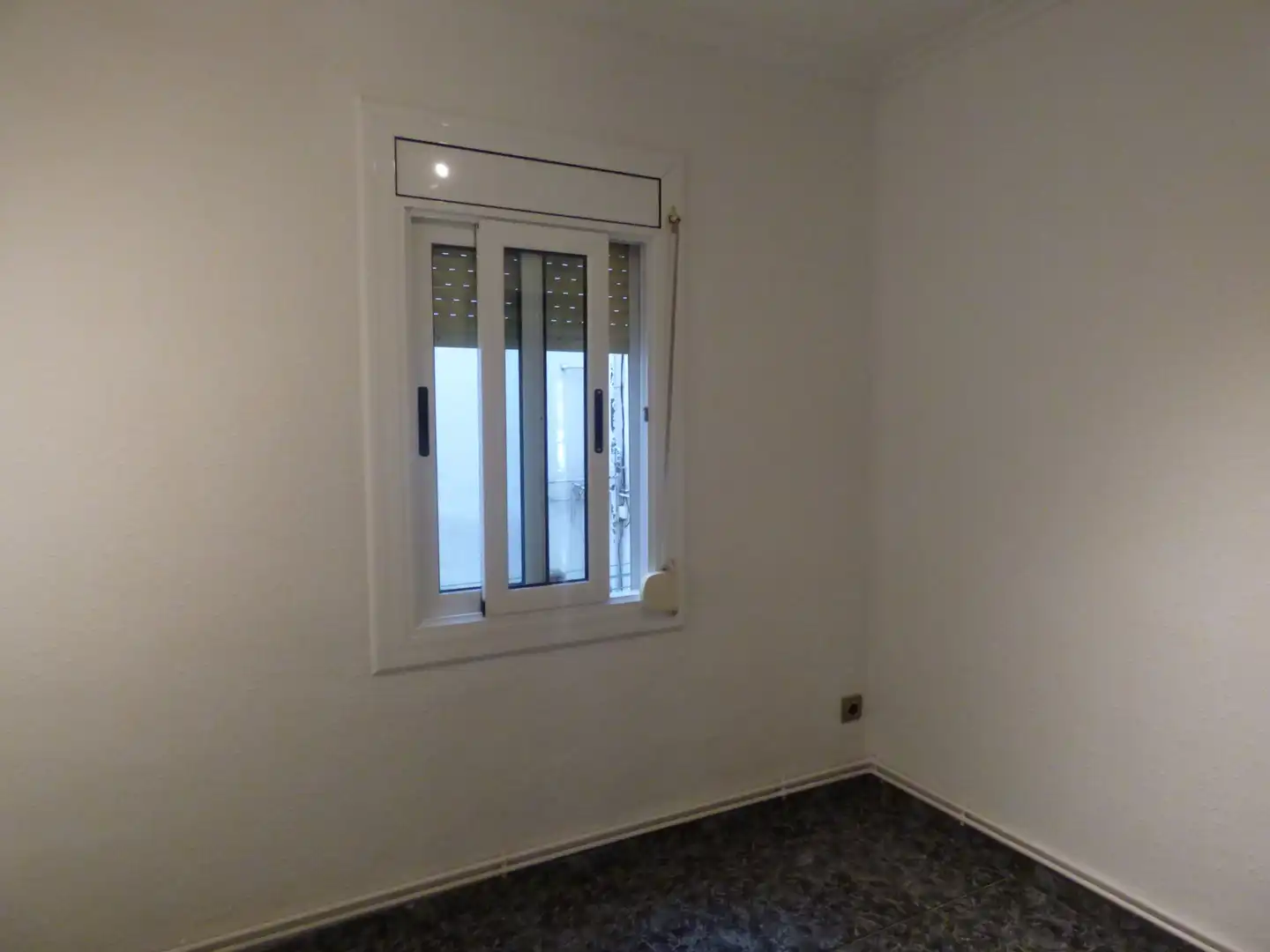 Habitación de Piso en venta en Cerdanyola del Vallès con Calefacción, Horno y Balcón