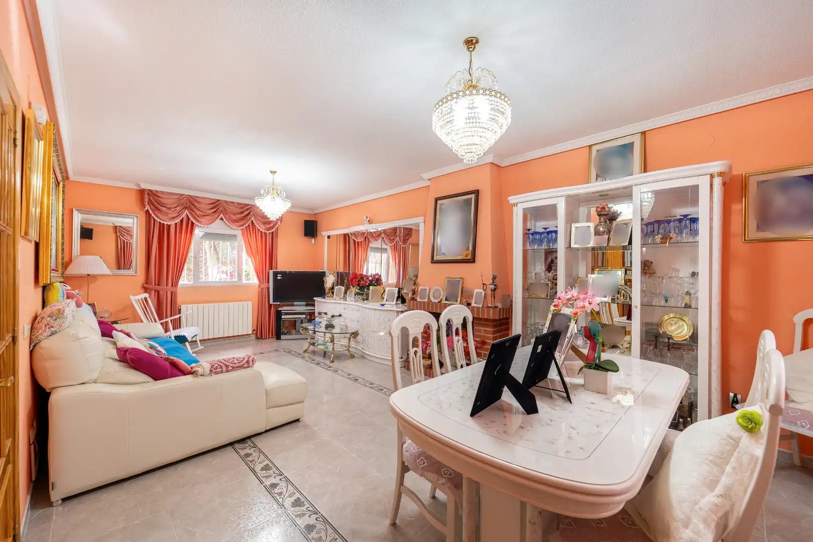 Sala de estar de Casa o chalet en venta en El Álamo con Aire acondicionado, Calefacción y Jardín privado
