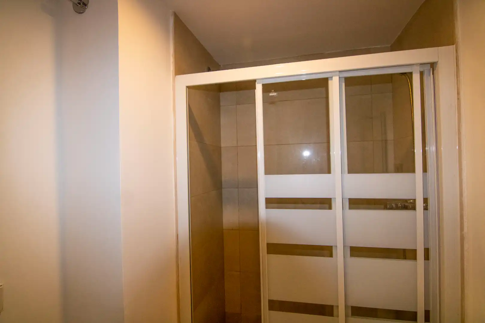 Bany de Pis de lloguer en Madrid amb Aire condicionat, Calefacció i Forn