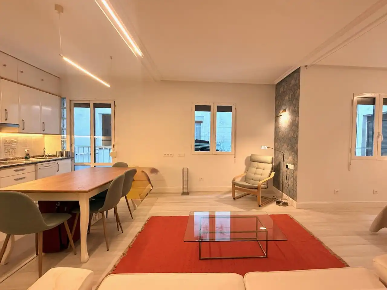 Wohnzimmer von Wohnung zur Miete in Donostia - San Sebastián  mit Heizung