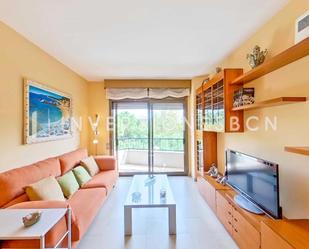 Living room of Flat for sale in  Barcelona Capital  with Air Conditioner, Heating and Balcony