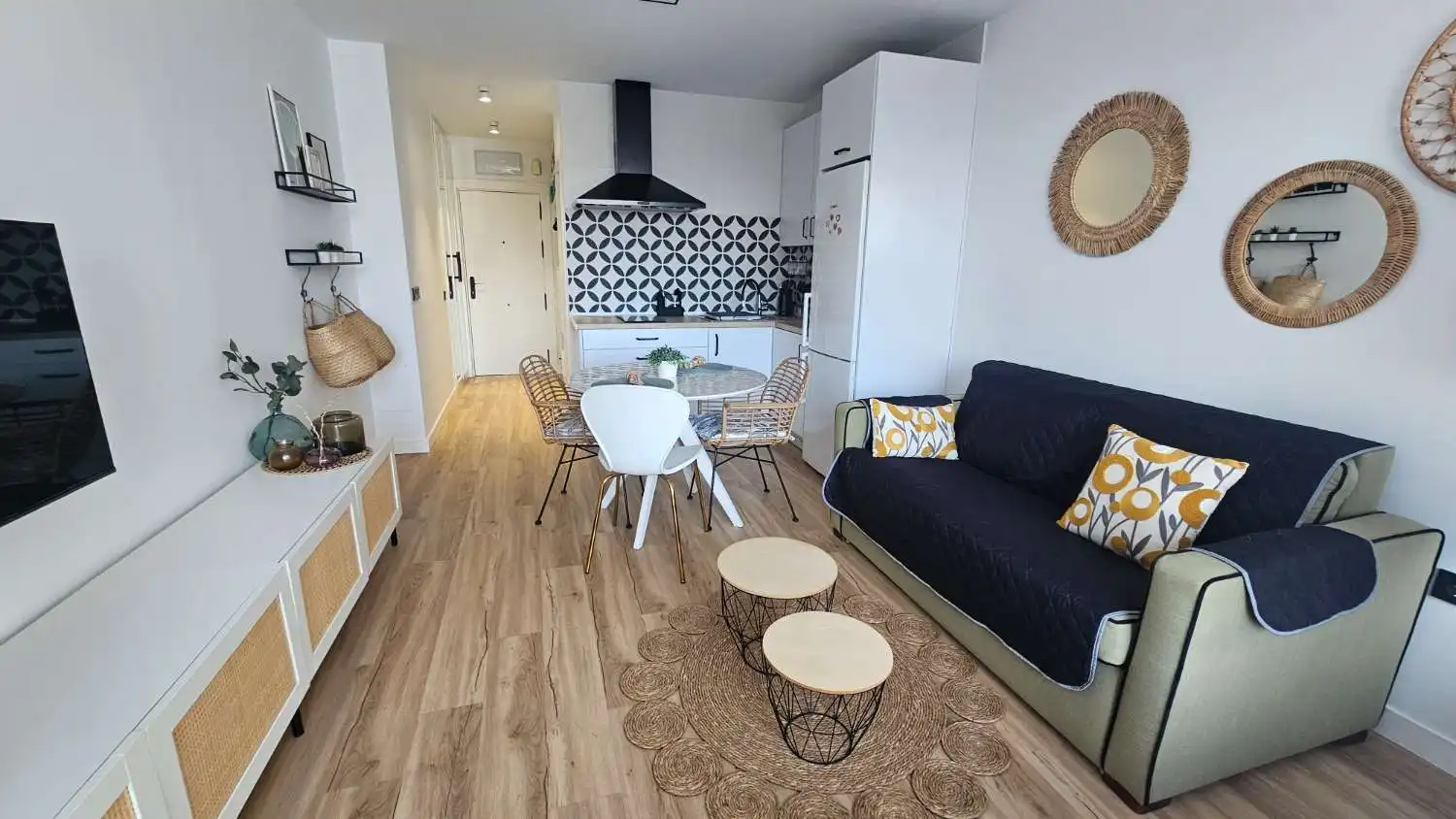 Living room of Study for rent in Torremolinos  with Air Conditioner, Heating and Terrace