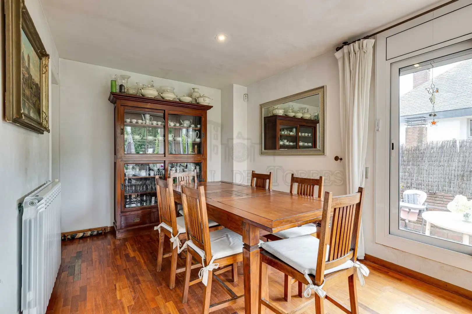 Comedor de Casa o chalet en venta en Sant Cugat del Vallès con Calefacción, Jardín privado y Parquet