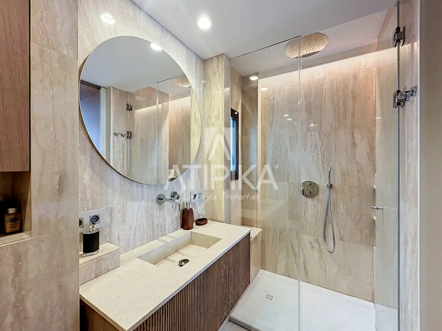 Bathroom of Flat for rent in Barcelona  with Air Conditioner, Terrace and Furnished