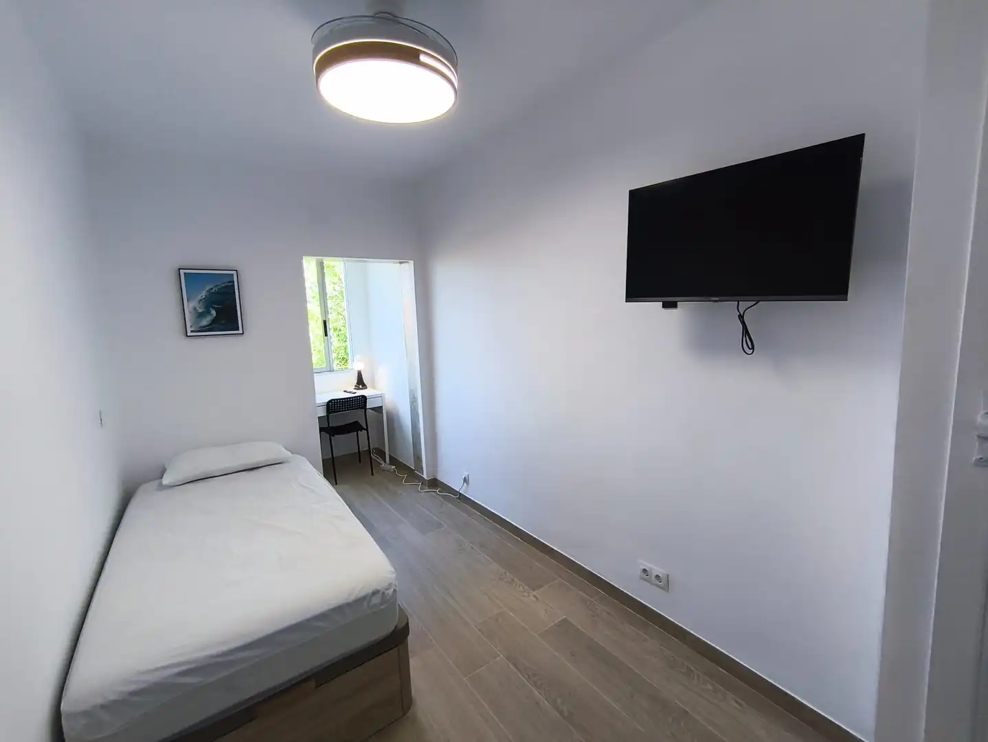 Habitación de Piso para compartir en Madrid con Calefacción, Amueblado y Horno