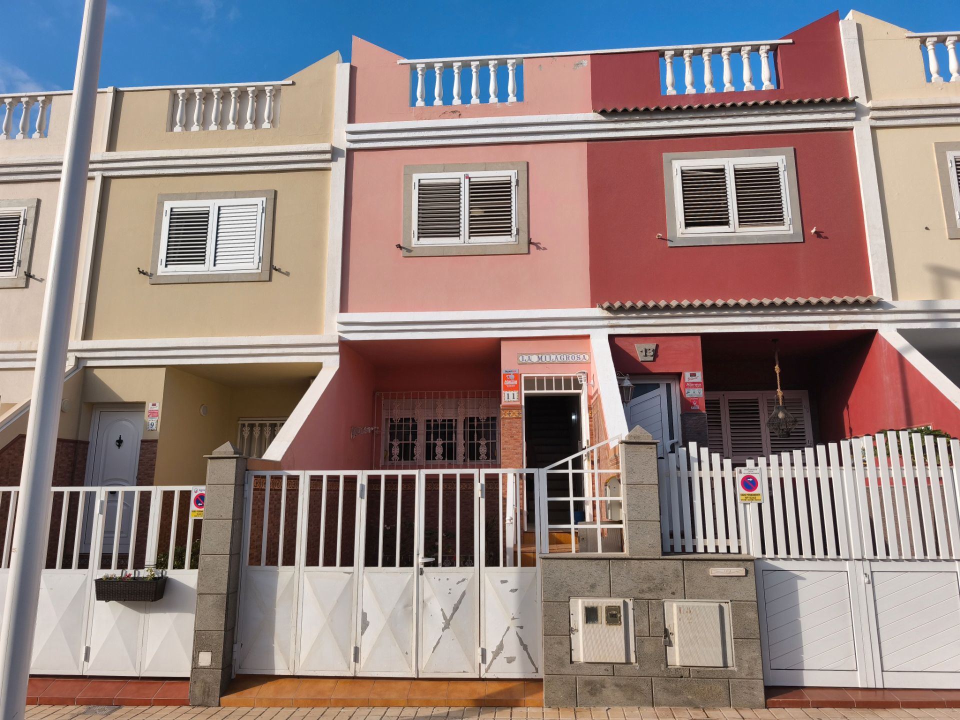 Vista exterior de Casa adosada en venta en Santa Lucía de Tirajana con Terraza y Trastero