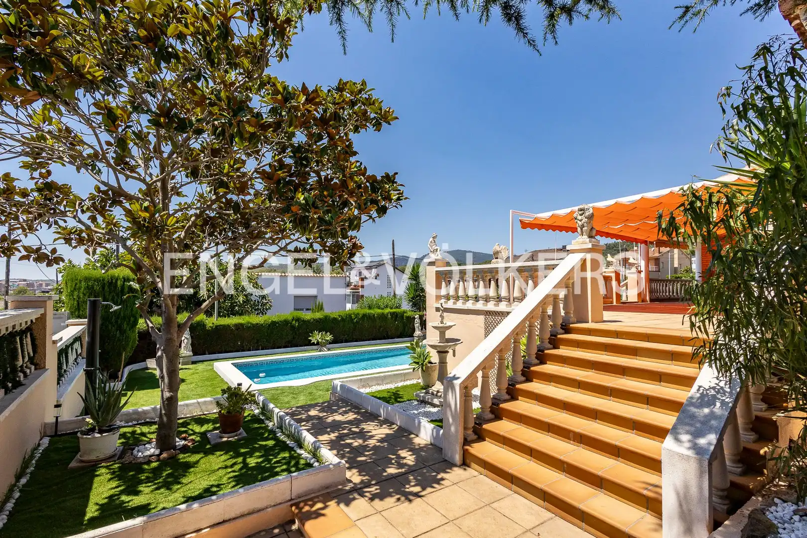 Vista exterior de Casa o chalet de alquiler en Viladecans con Aire acondicionado, Calefacción y Jardín privado