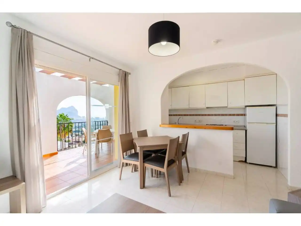 Comedor de Casa adosada en venta en Calpe / Calp con Aire acondicionado, Terraza y Amueblado