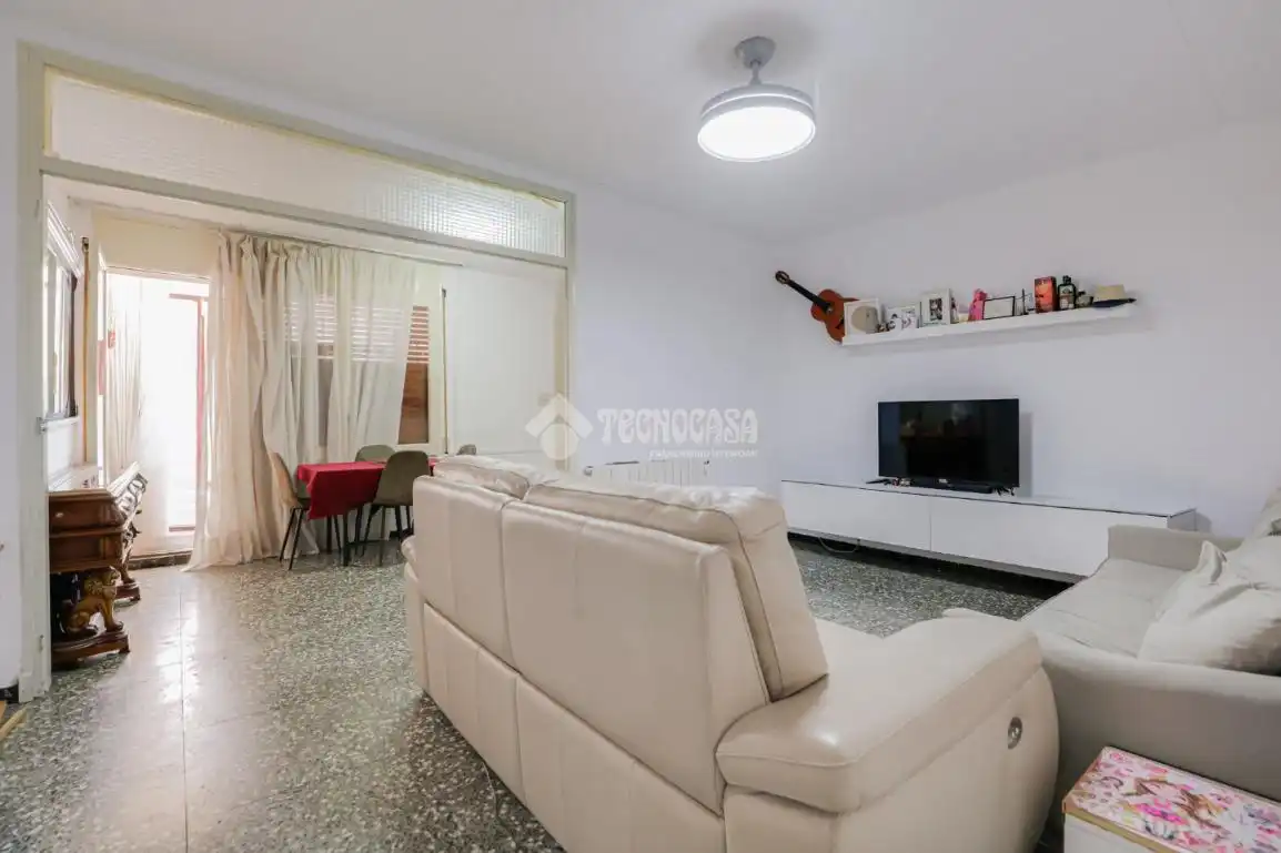Sala d'estar de Casa o xalet en venda en Terrassa amb Calefacció i Terrassa