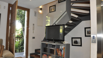 Sala d'estar de Casa o xalet en venda en  Madrid Capital amb Aire condicionat, Calefacció i Jardí privat