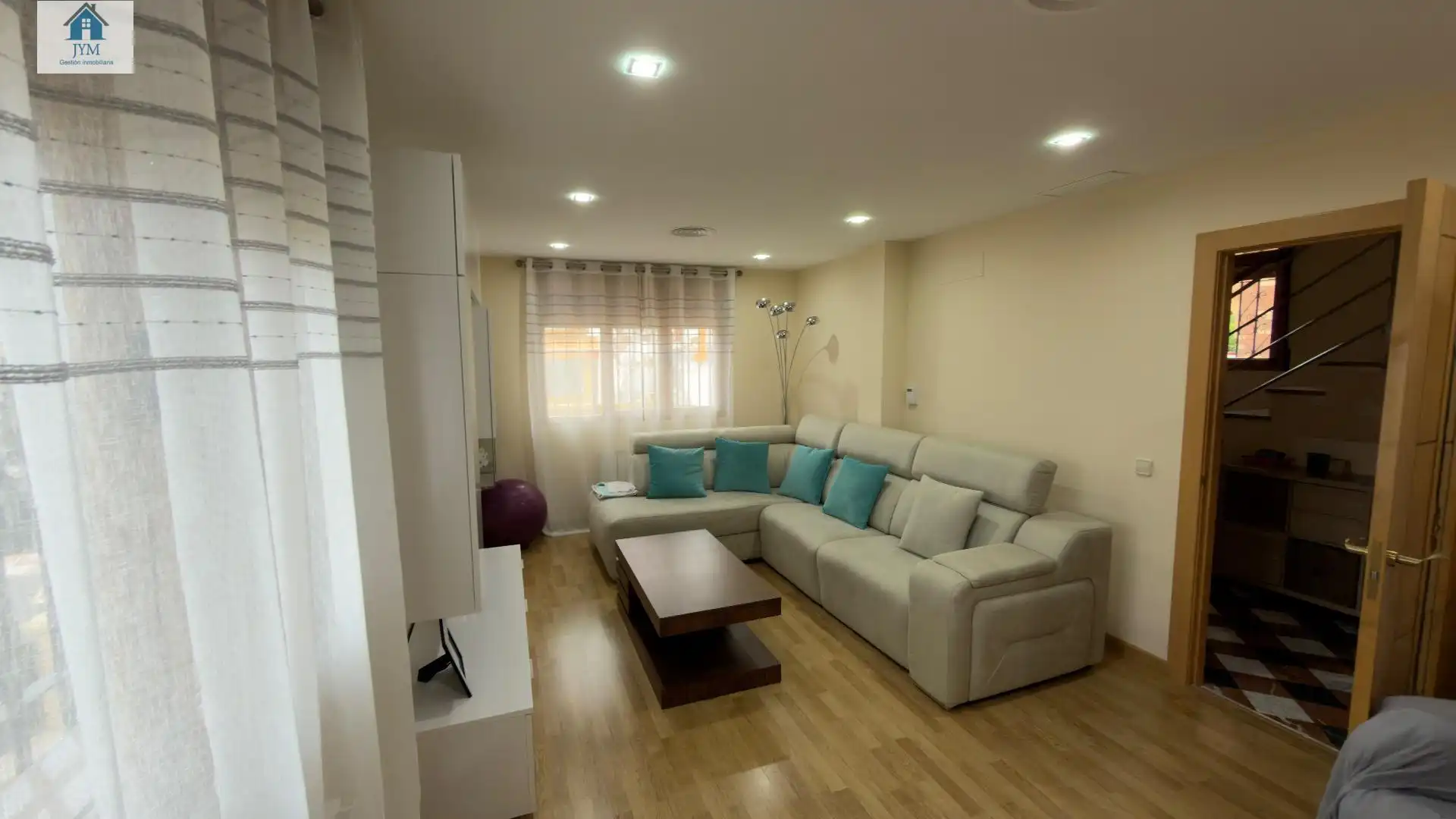 Sala de estar de Casa o chalet en venta en Cájar con Aire acondicionado, Calefacción y Jardín privado