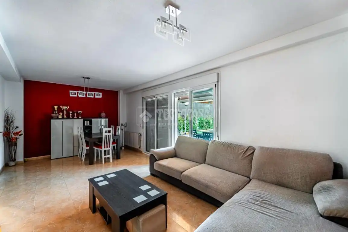 Sala de estar de Casa adosada en venta en Rivas-Vaciamadrid con Aire acondicionado, Calefacción y Jardín privado