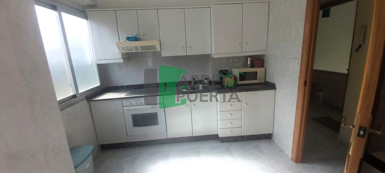 Cuina de Pis de lloguer en Celanova amb Calefacció i Moblat