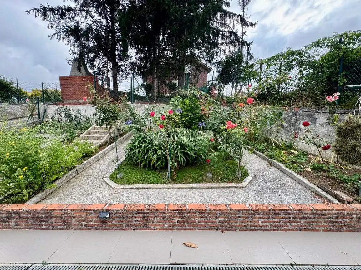 Jardí de Casa o xalet en venda en El Astillero   amb Calefacció, Parquet i Terrassa