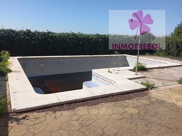 Xalet amb piscina en venda a Carrión de los Céspedes
