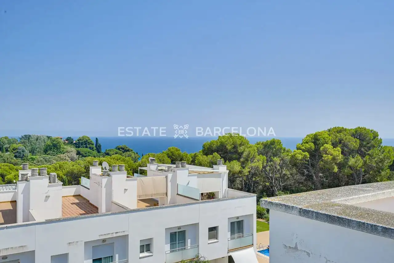 Vista exterior de Casa adosada en venda en Lloret de Mar amb Aire condicionat, Calefacció i Terrassa