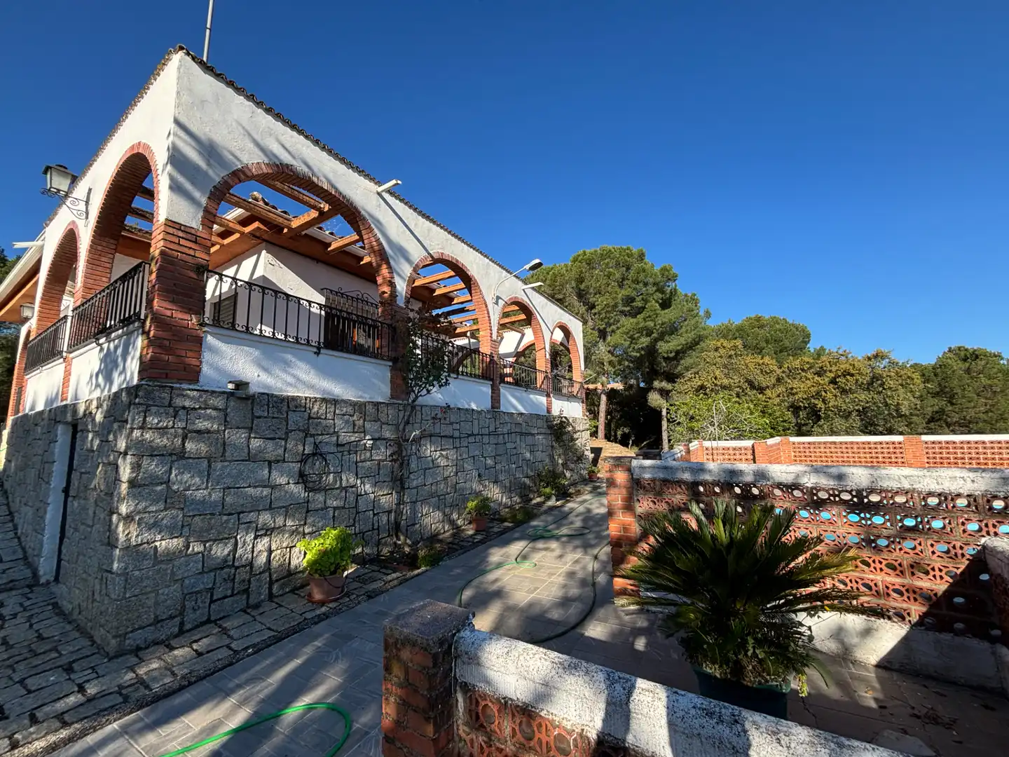 Vista exterior de Finca rústica en venta en Andújar con Aire acondicionado, Terraza y Piscina