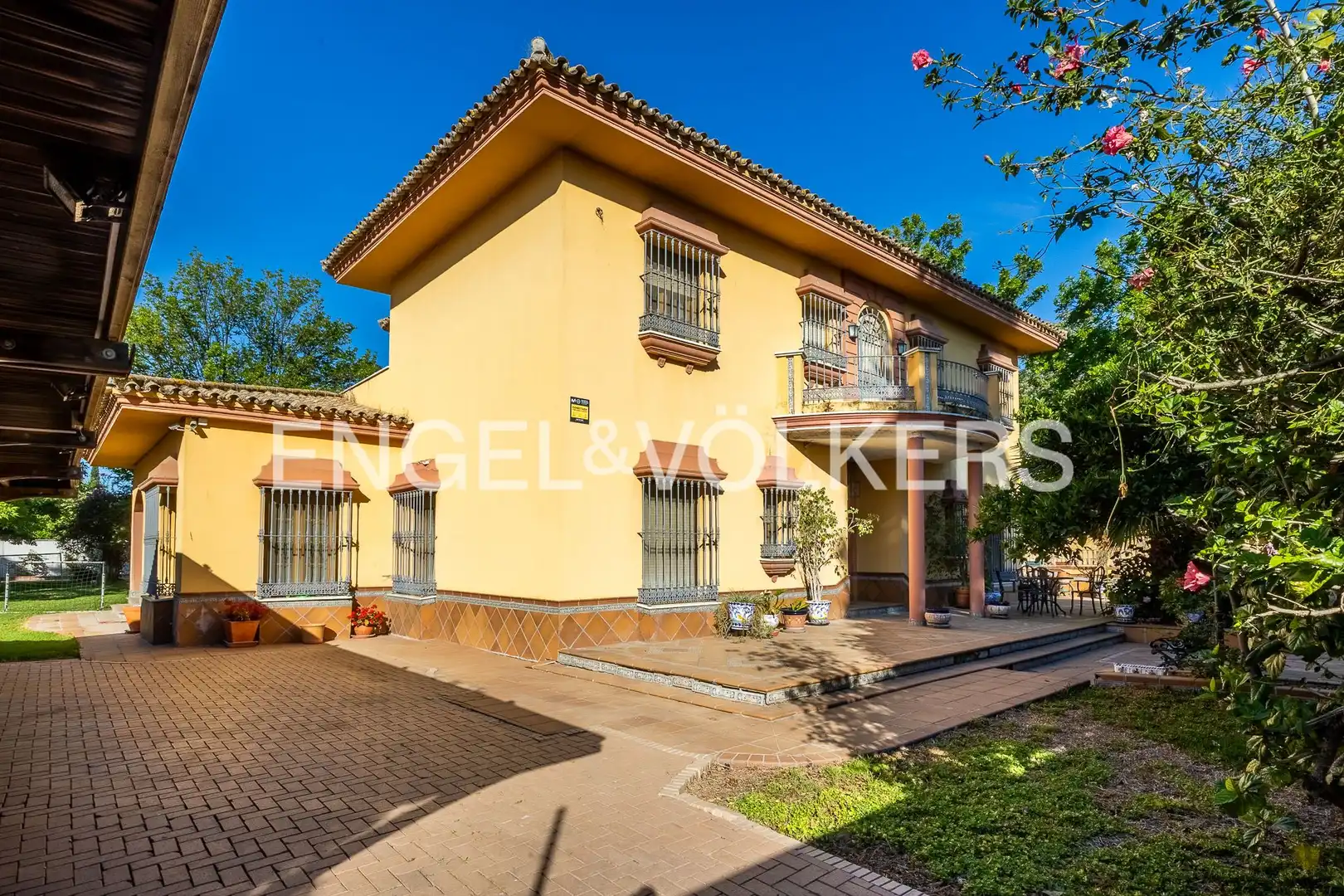 Exterior view of Houses for sale in Sevilla  with Air Conditioner, Heating and Private garden