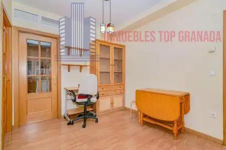 Bedroom of Apartments for sale in Granada
