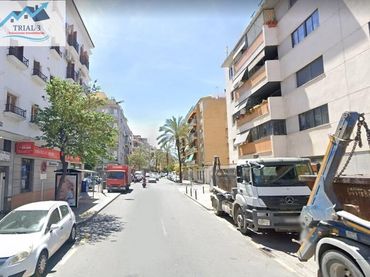 Pis amb balcó en venda a Avenida CRISTOBAL COLON