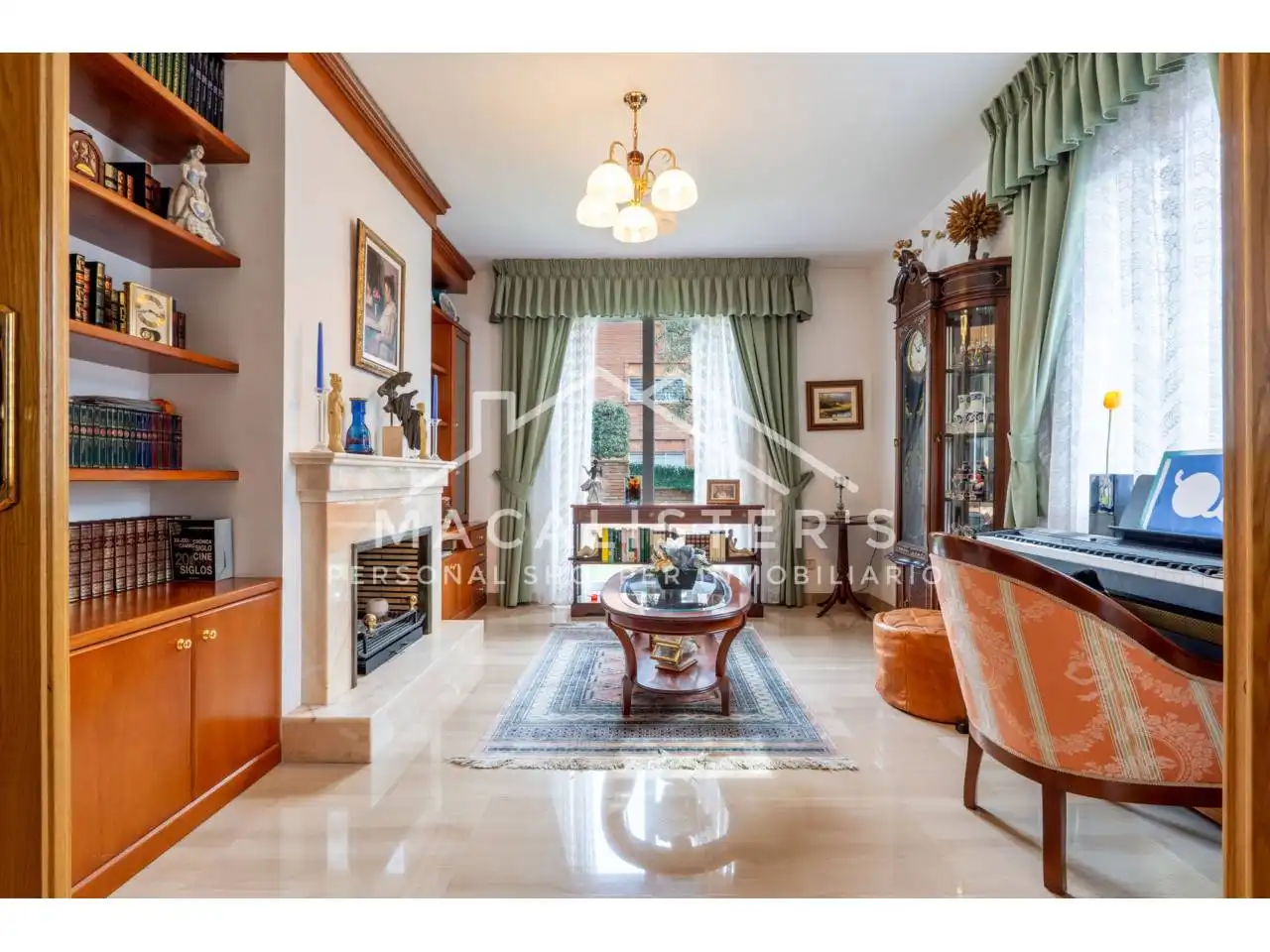 Living room of Houses for sale in El Masnou  with Heating, Private garden and Terrace