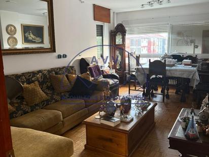 Sala d'estar de Pis en venda en Vigo  amb Calefacció, Parquet i Traster