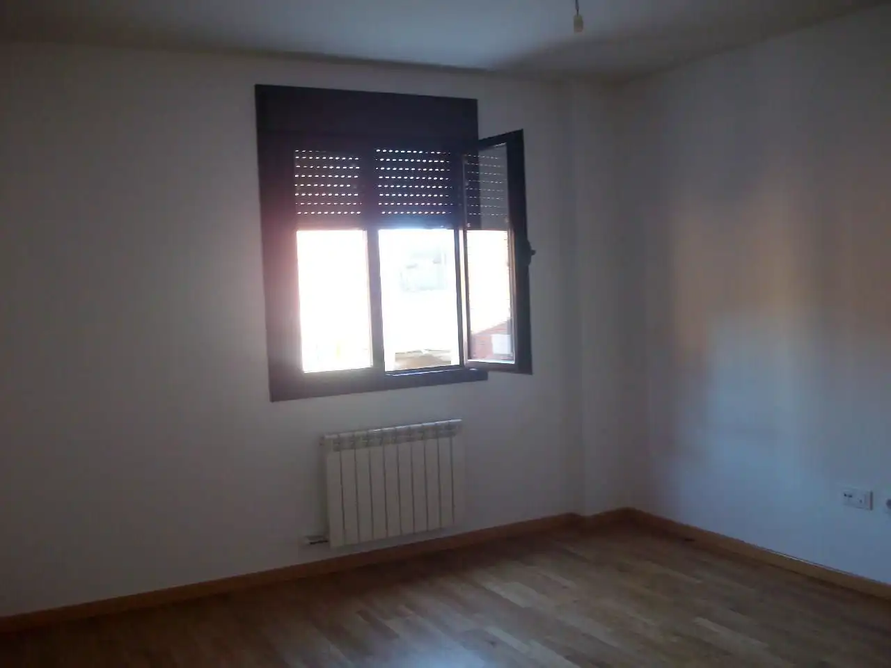 Bedroom of Ground floor for sale in Tordesillas  with Heating, Parquet flooring and Storage room