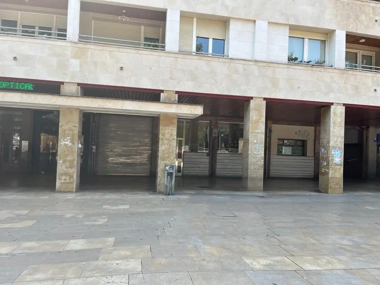 Local comercial de lloguer a Ezkurdi Plaza