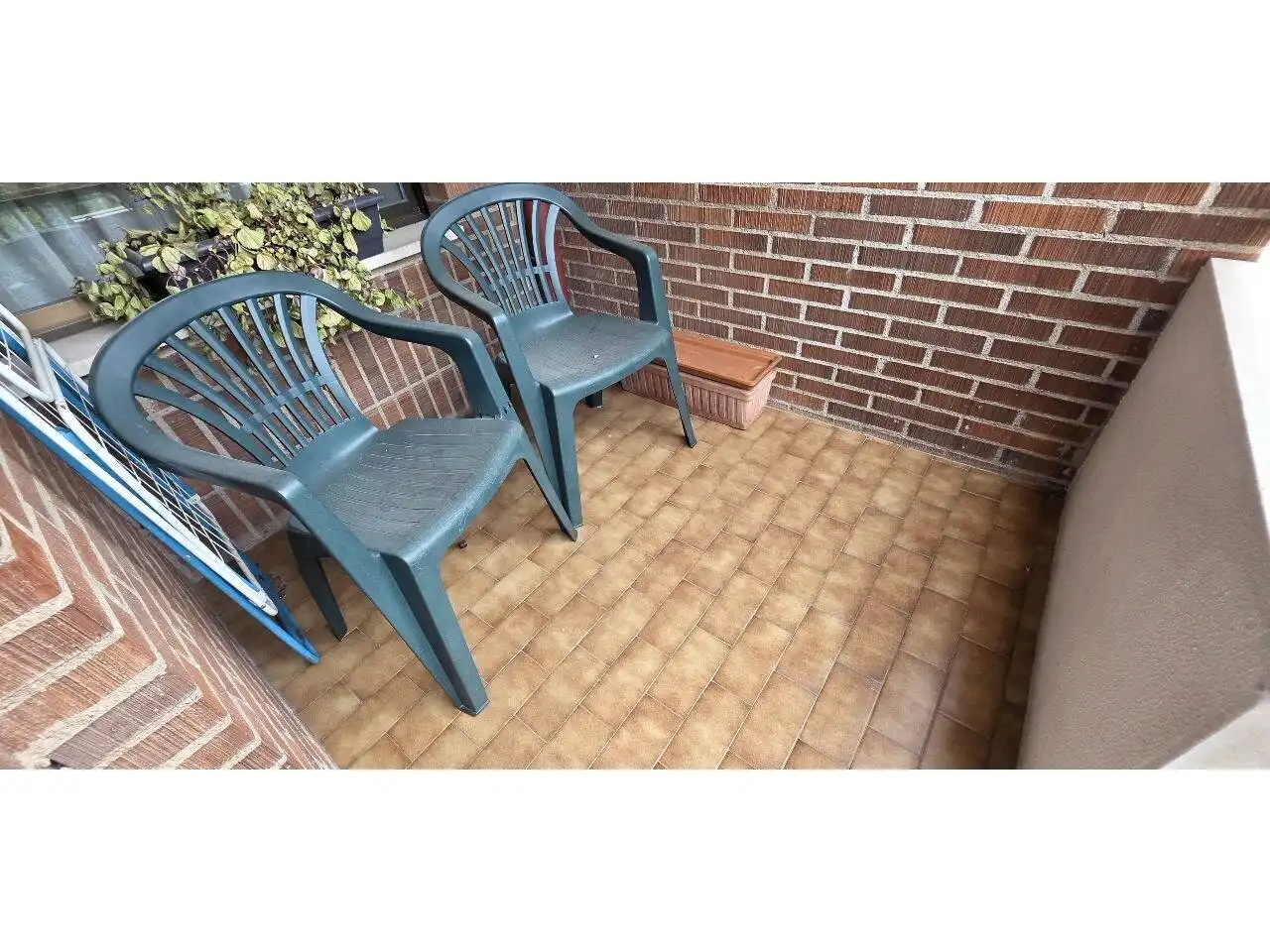 Terrassa de Pis de lloguer en  Logroño amb Calefacció, Parquet i Terrassa